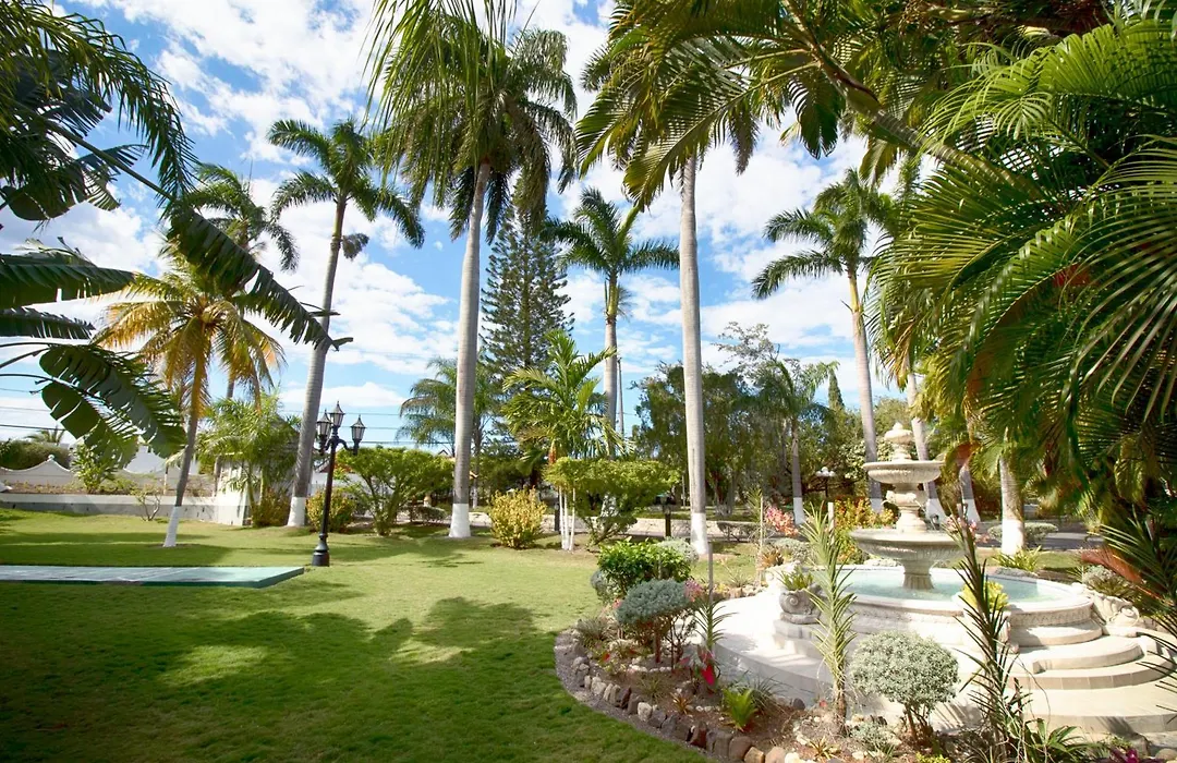 Seagarden Beach Resort-1